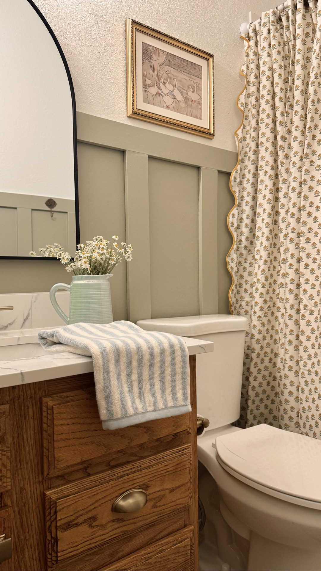 lightened the paint in my windowless hallway bathroom. it started off in “backwoods” forest green by benjamin moore. love that color on its own, but it was lifeless in my little bathroom. svelte sage by sherwin williams made the space feel warm and bright again!

#LTKSeasonal #LTKHome #LTKdayinmylife