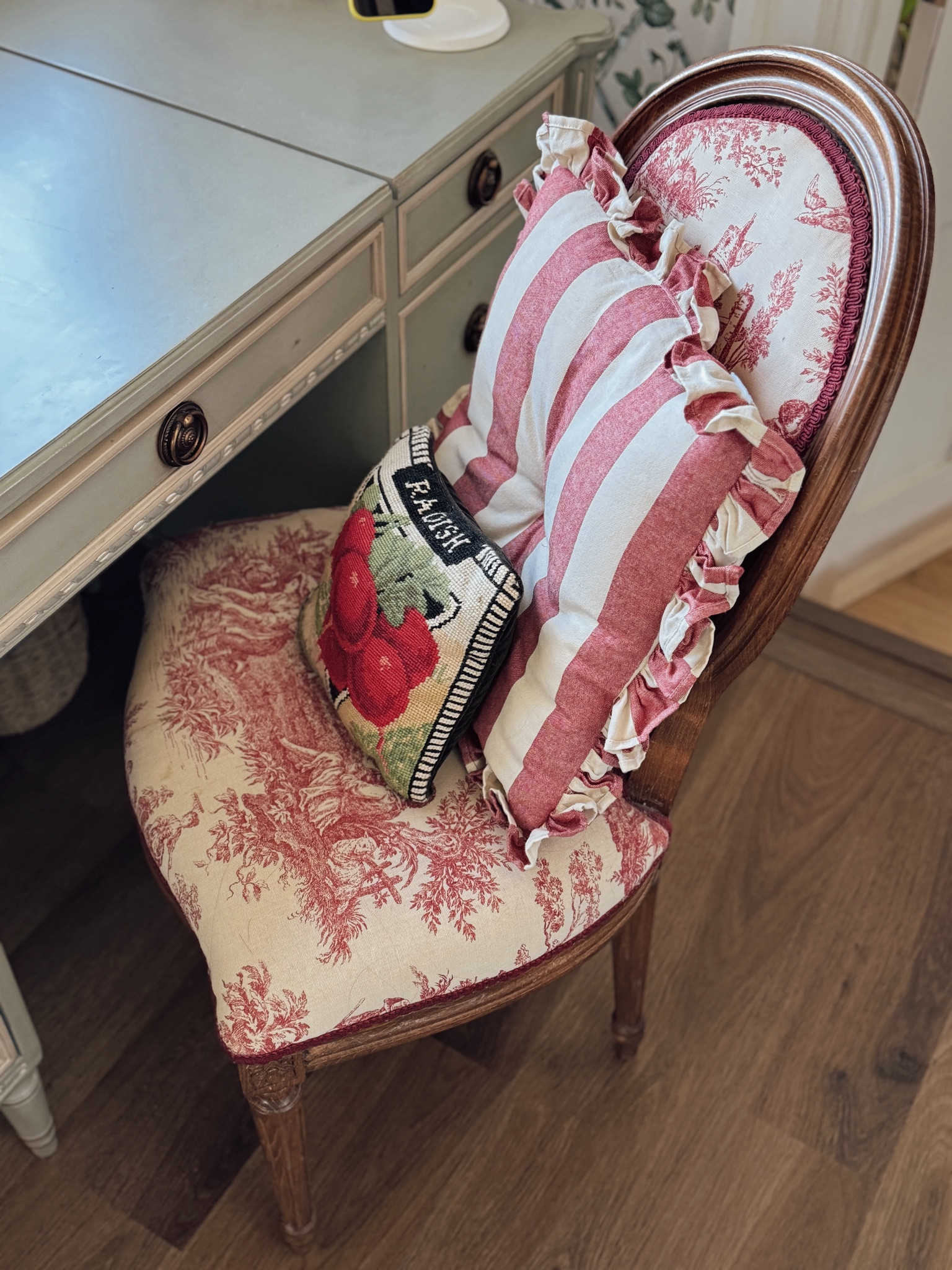  Cozy pattern layering 

#LTKSeasonal #LTKSaleAlert #LTKHome