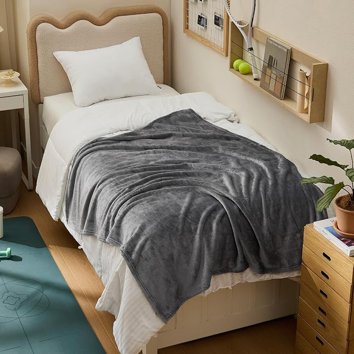 Bedsure GentleSoft Fleece Blanket Twin XL Grey - College Dorm Room Essentials for Guys and Girls ... | Amazon (US)