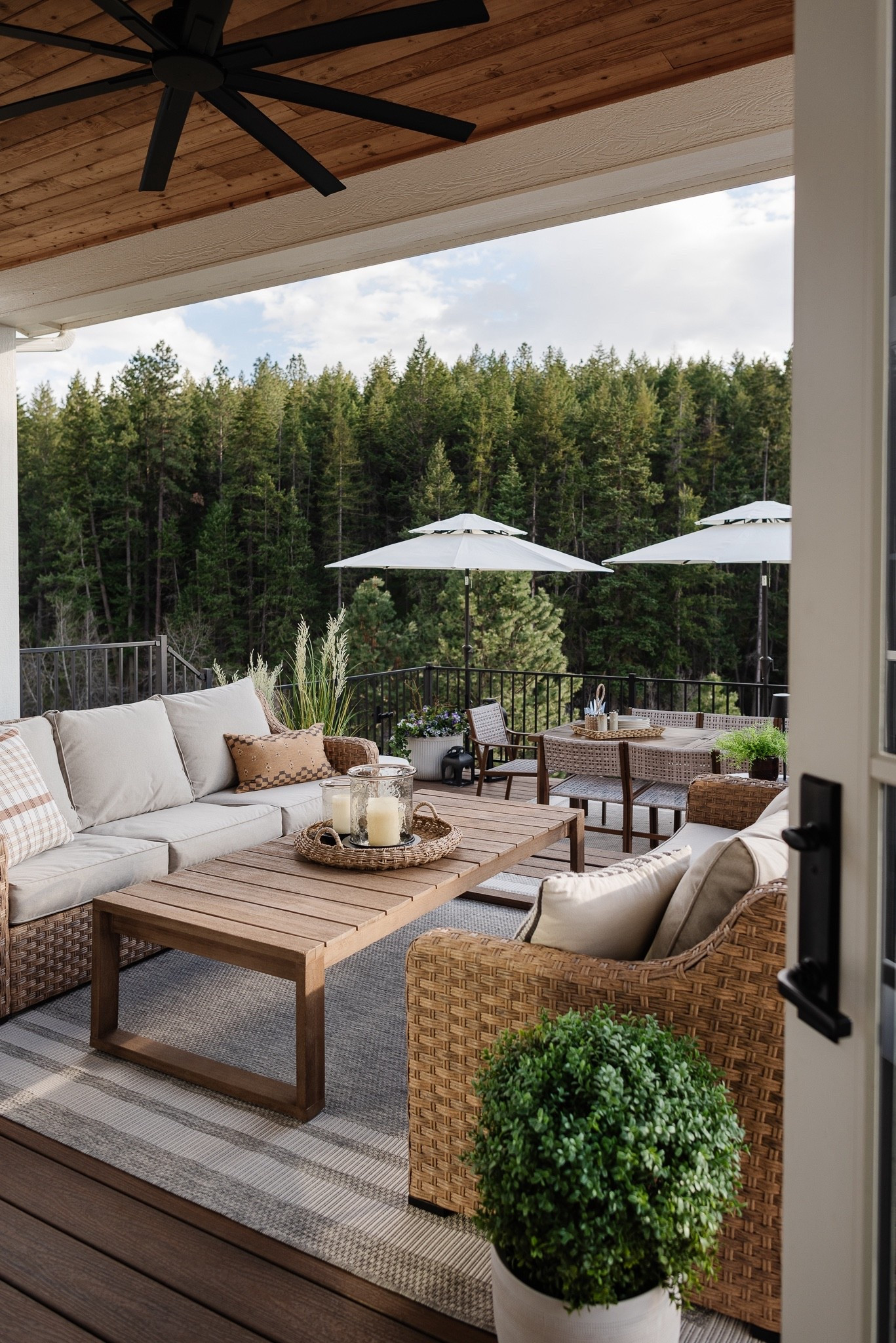 We’ve had our outdoor coffee table for 3 years and it’s held up AMAZING currently on sale & thinking of grabbing the rest of the set for under the deck 😍

#LTKHome #LTKSaleAlert #LTKSeasonal