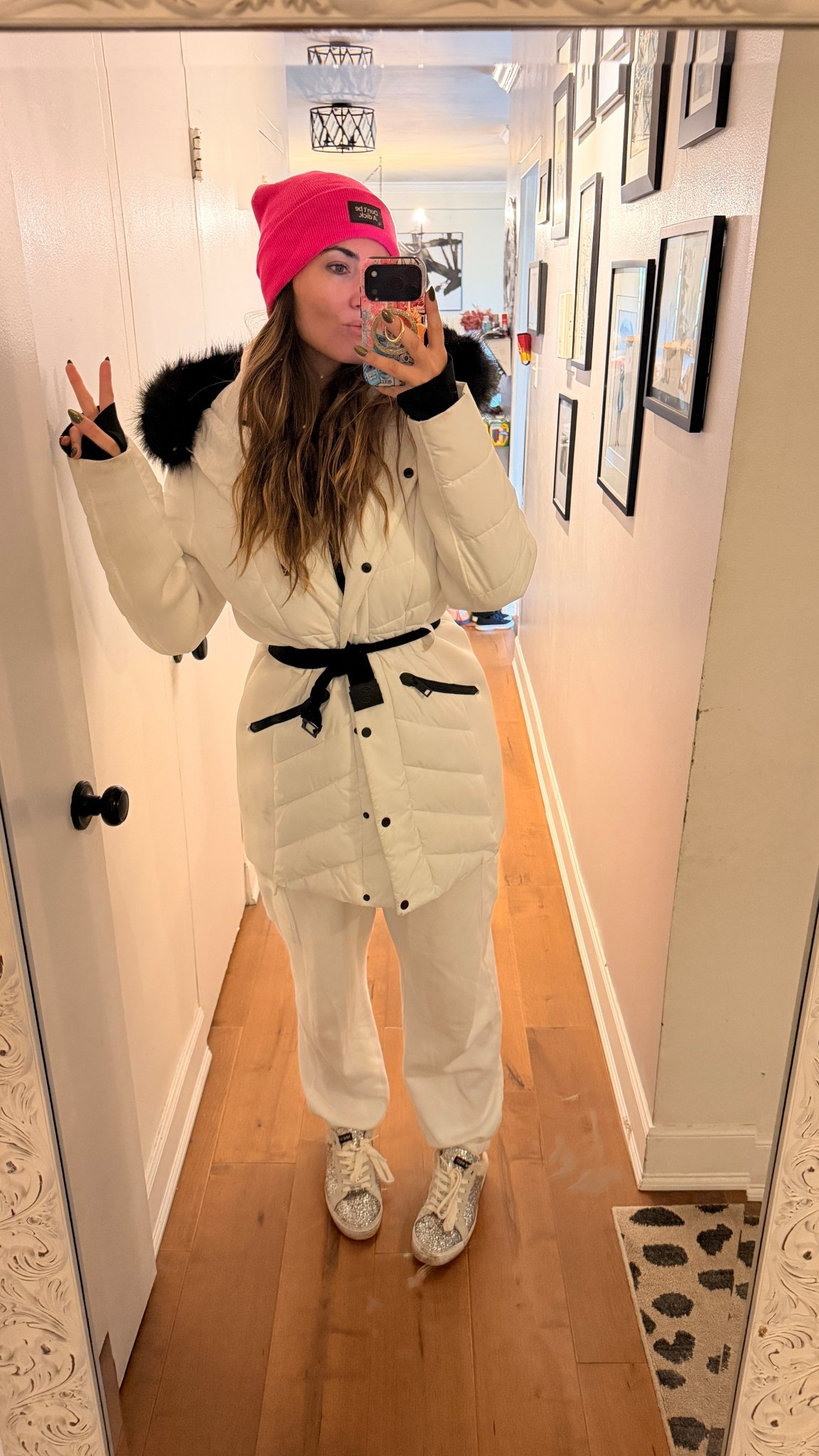 White winter outfit. The most flattering winter jacket and best sweatpants !! 

#LTKMidsize #LTKmomlife #LTKFindsUnder100