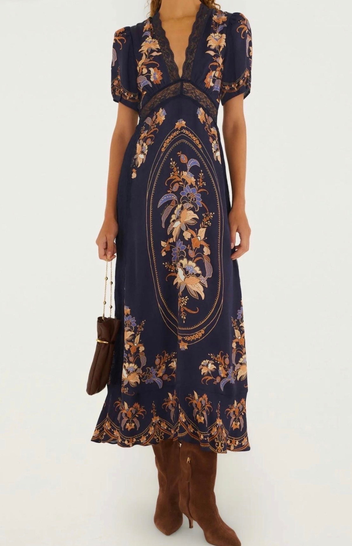 Hurry selling out!

Fall dress
Farm Rio dress