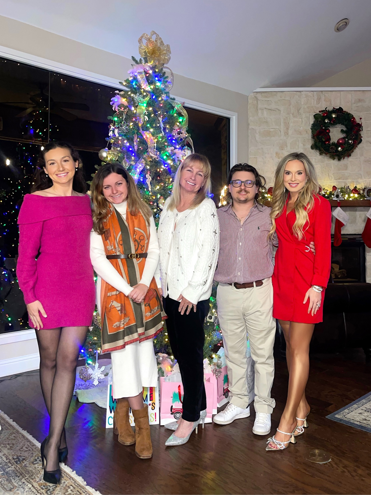 Since everyone was curious about my sisters outfits as well… both wearing Amazon finds!

#LTKstyletip #LTKfindsunder100 #LTKHoliday