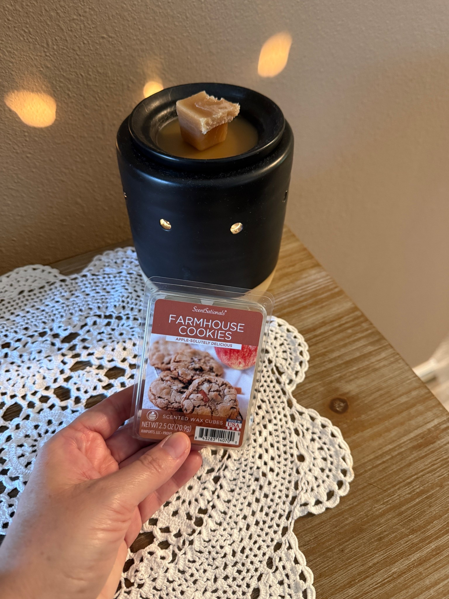 Walmart finds
Home Decor
Wax melts
Farmhouse Cookie

#LTKSeasonal #LTKFindsUnder50 #LTKHome