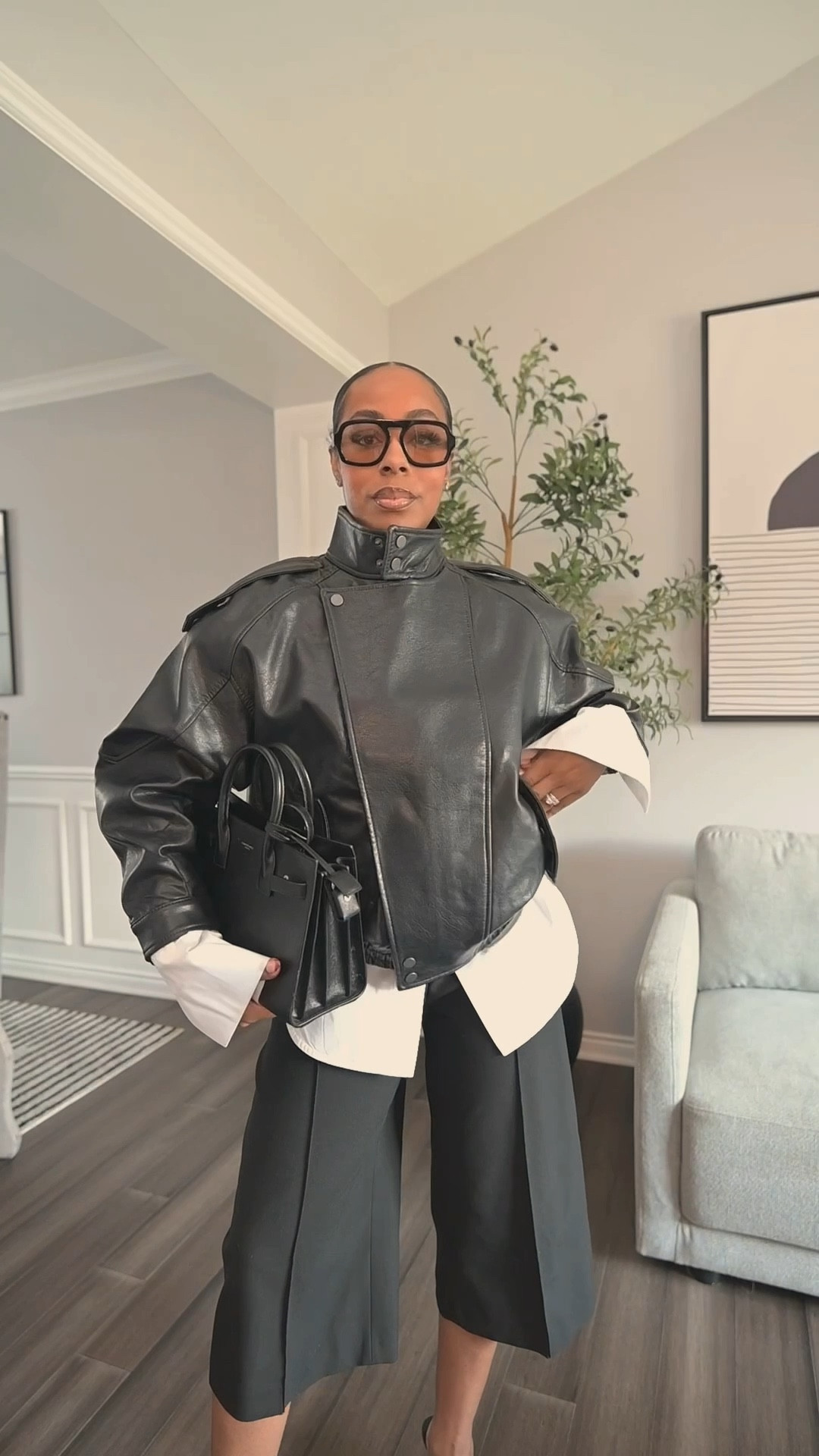 Sleek, simple, statement. Monochrome magic. Scroll to shop this look ❤️

#LTKgrwm #LTKootd #LTKPetite