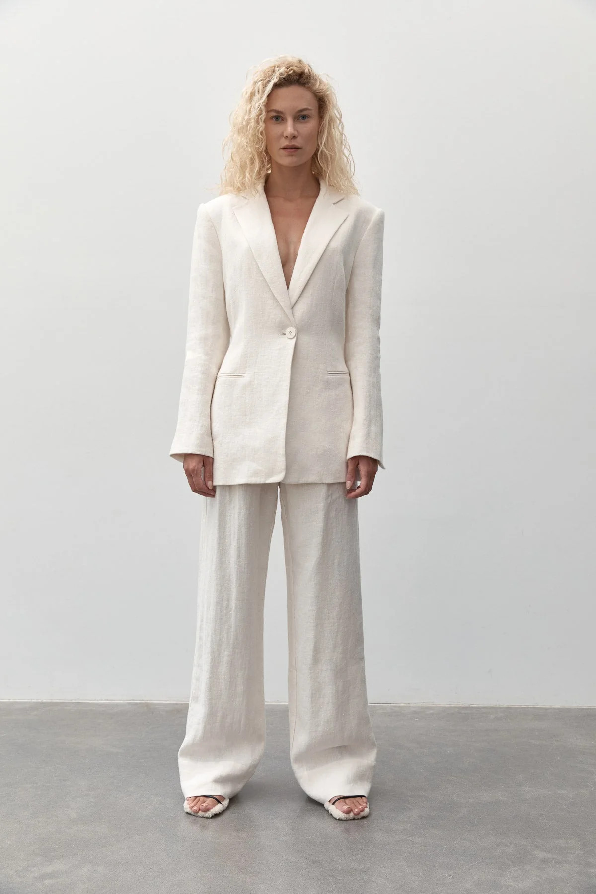 Linen Silhouette Blazer - Ivory | St. Agni