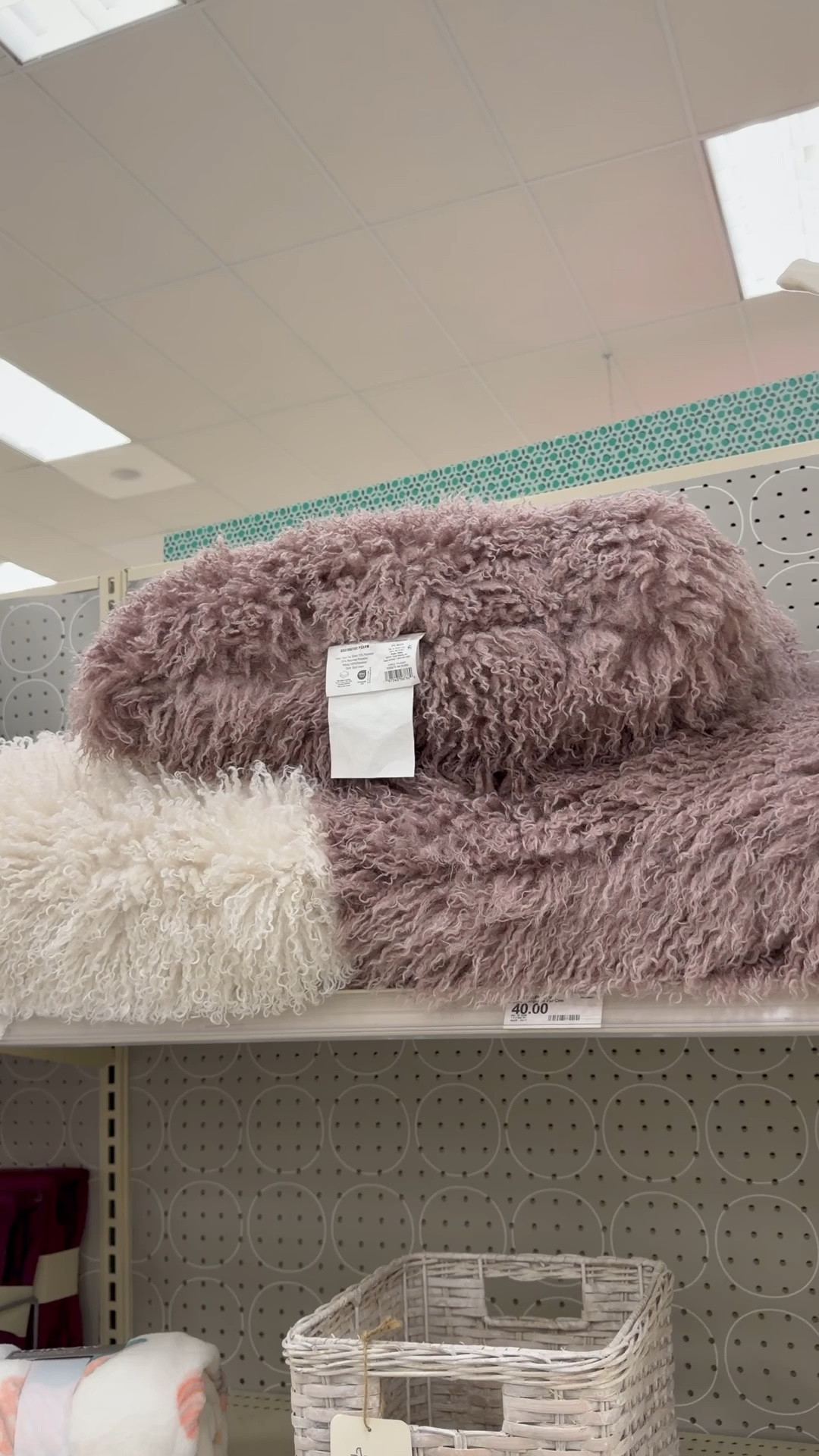 Wanna add a little razzle dazzle to your bedding? These pillows!!!!

#LTKdayinmylife #LTKHome
