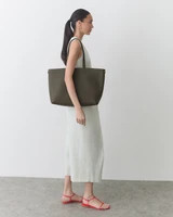 Classic Easy Zipper Tote | Cuyana