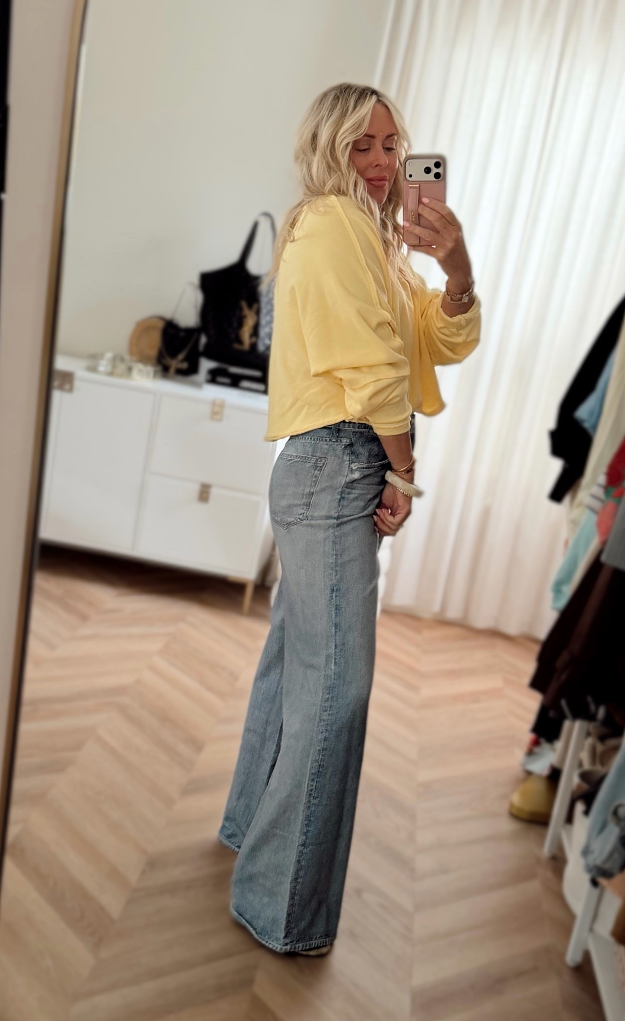 Jeans that look like denim but feel like sweats! ✨☀️🤏🏼
TTS

Sweatpant jeans. Spring outfits.

#LTKSeasonal #LTKgrwm #LTKootd