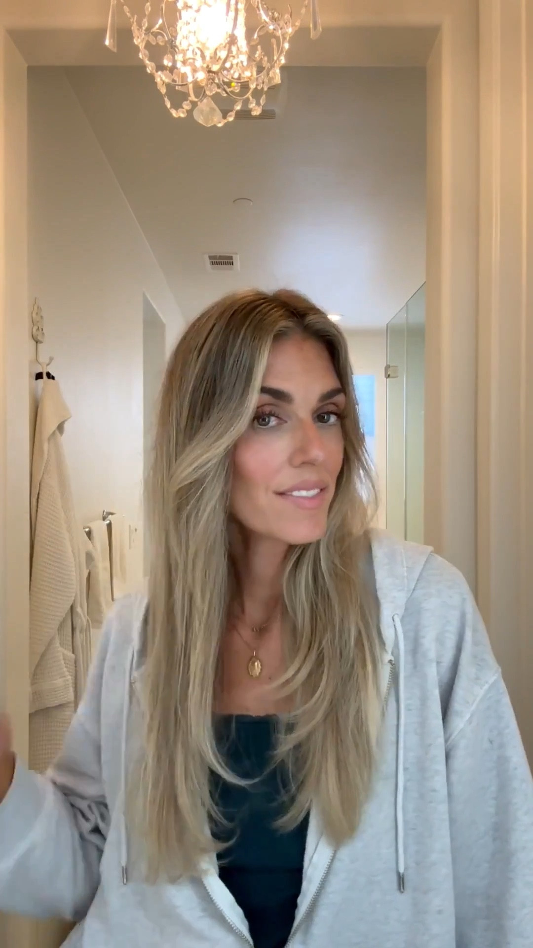 Get ready with me! 💄 Some of my everyday goto makeup and I love this thermal brush for a blowout look 👌🏻


Tarte Cosmetics, everyday makeup, natural makeup, bronze makeup, glowy makeup, dewy makeup, mom makeup, blowout hairstyle, thermal round brush, get ready with me, easy hairstyle, easy makeup

#LTKBeauty #LTKmorningroutine #LTKgrwm