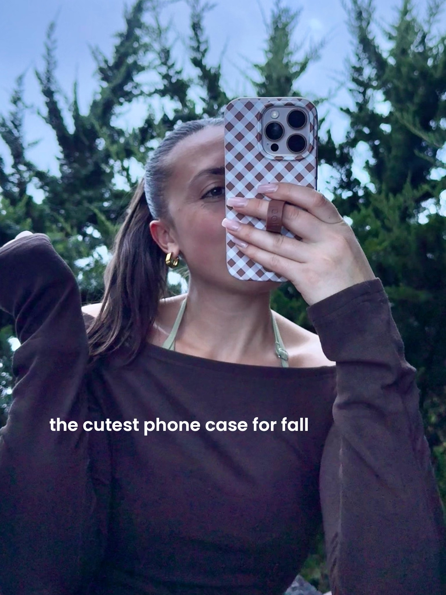 Love this brown gingham case from loopy! It’s so cute and the loop makes it easier for my to carry my phone around