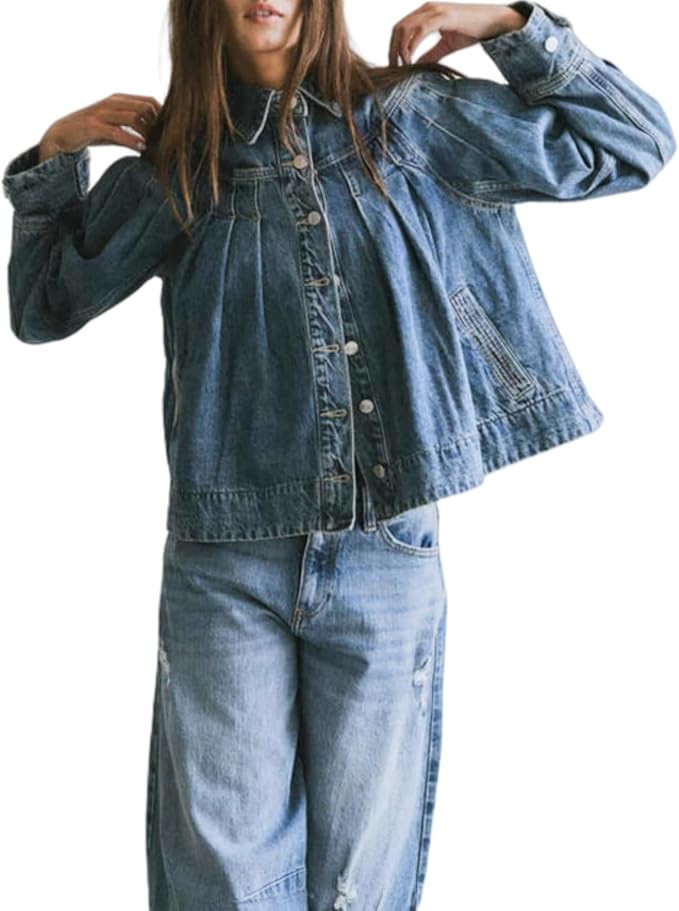 Womens Cropped Denim Jacket Long Sleeve Collared Button Down Pleated Jean Jckets with Pockets | Amazon (US)