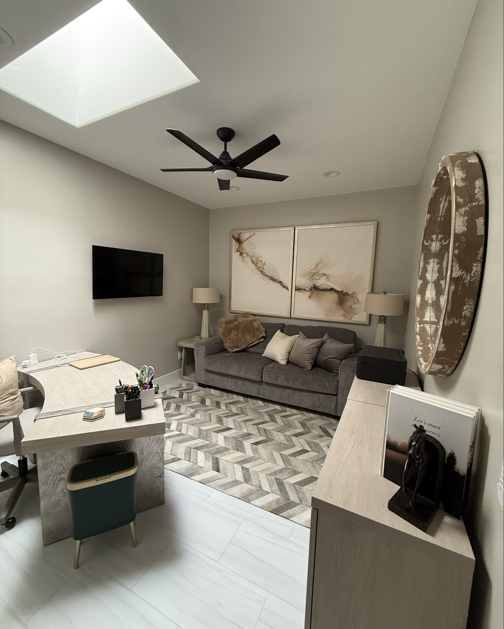 Looking to create a versatile and stylish space? Discover our dual-purpose office and guest room furniture! Whether you're working or hosting guests, we have everything you need to blend productivity with comfort.

Transform your office and guest room into a harmonious space where function meets style—because your home should work for you! 🏠 

#wayfair #michaelallen #amazon

#LTKHome #LTKMostLoved #LTKWatchNow