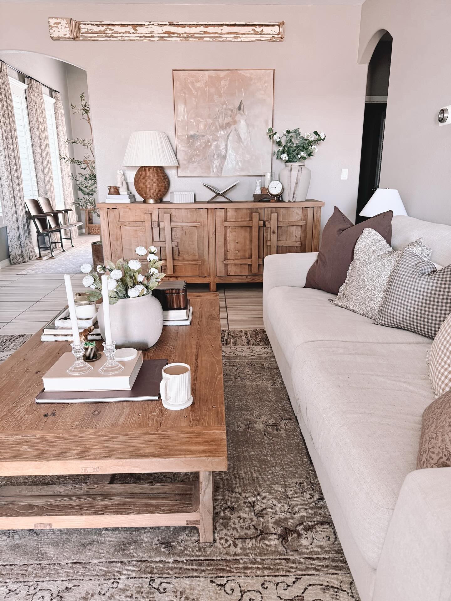 It was in the 90s this weekend and that’s just way too hot for my body to handle so we stayed inside, played games and watched movies. 
Swipe to see some of the cozy views we get to enjoy everyday. The girls go back to school on Wednesday and I’m already counting down the days till summer break! 

#cozyhomevibes #neutralhomedecor #smallhome #homedecorating #homedecorideas