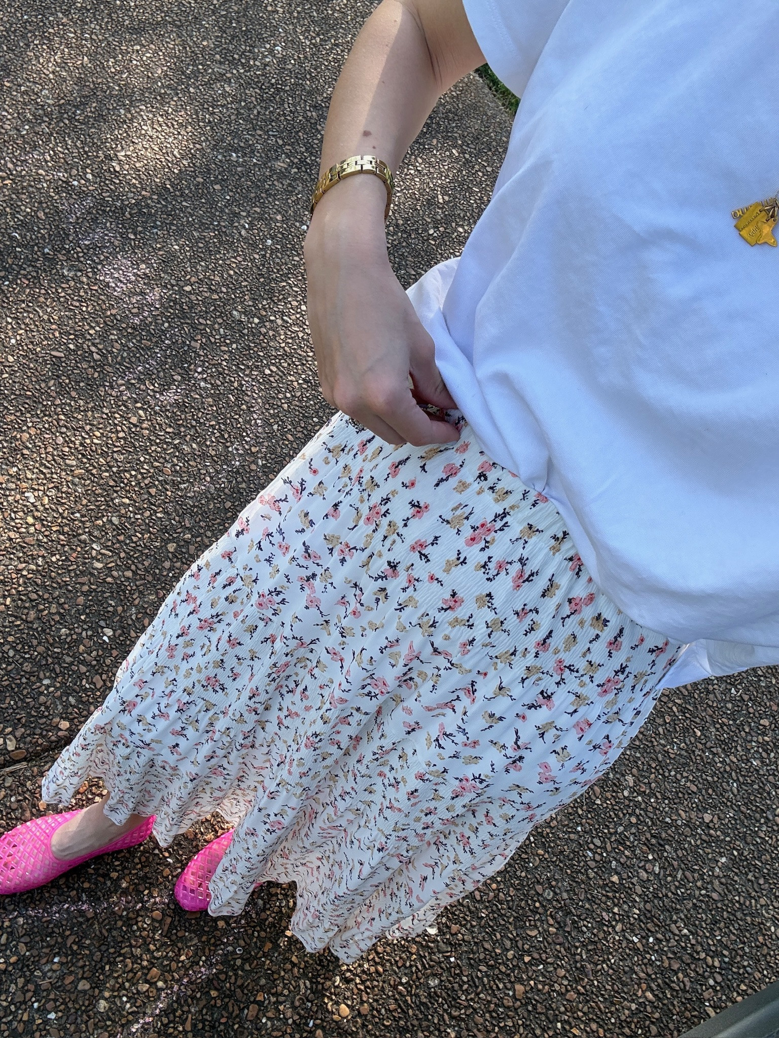 OOTD!

ootd, outfit of the day, skirt outfits, floral skirt outifts, midi skirt outfit, jelly flats outfit, hallie ragan

#LTKdayinmylife #LTKgrwm #LTKootd