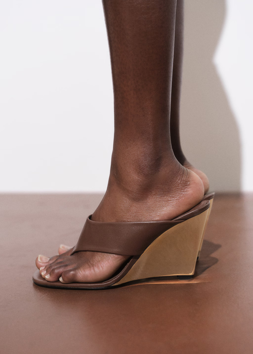 Contrast wedge leather sandal - Women | MANGO United Kingdom | MANGO (UK)