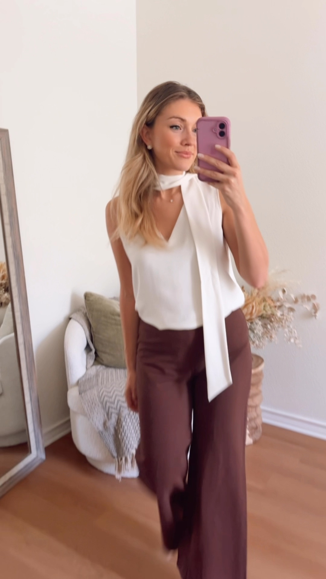 Work pants from the Nordstrom sale.

Neutral work wear. Office outfit. 