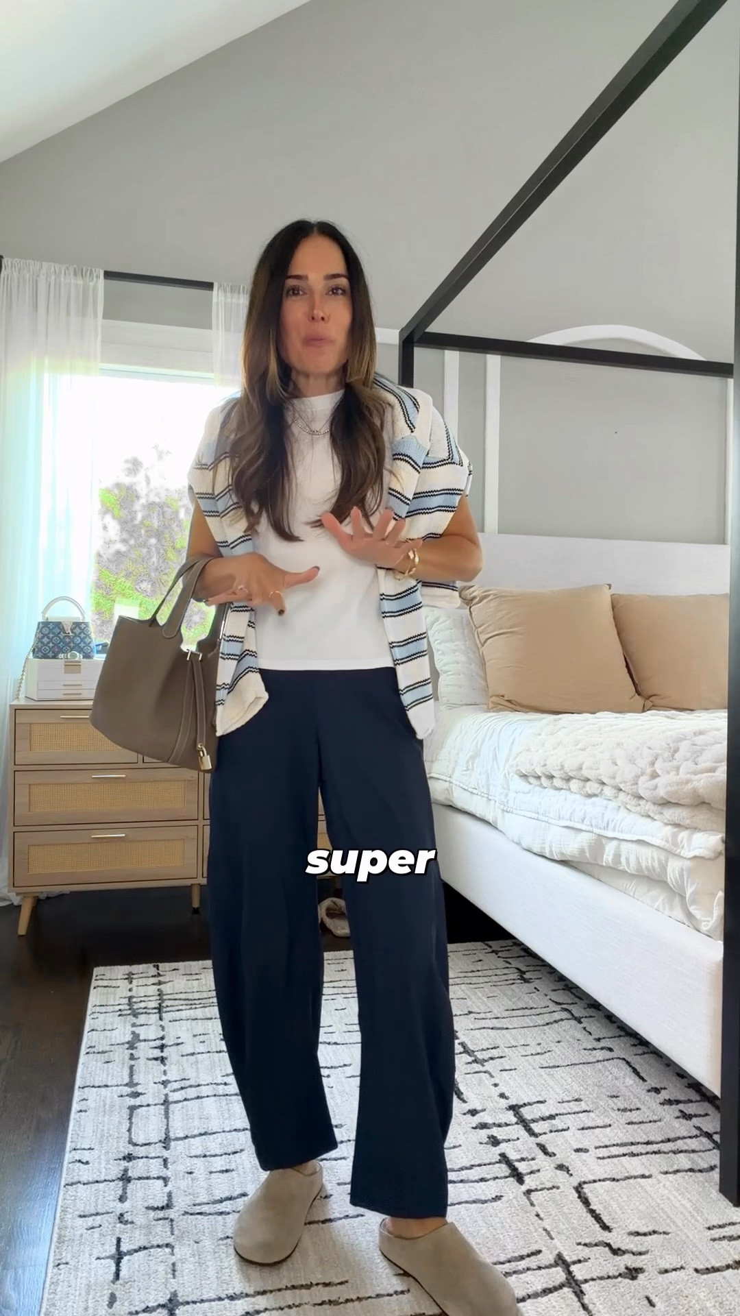 The BEST pants for sure. Wearing size xs