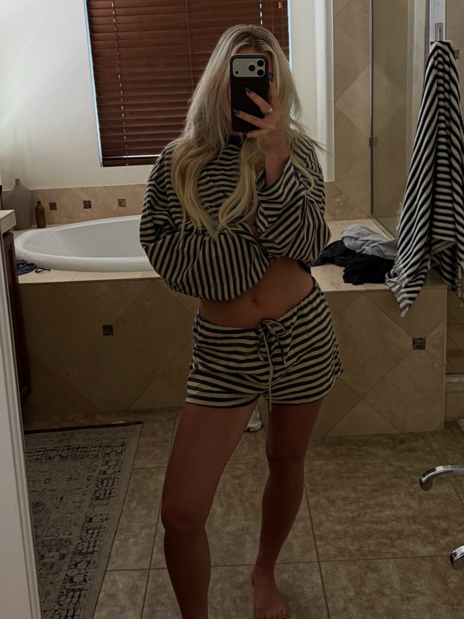 Lioness bloom set 
Wearing M in both

#LTKootd #LTKmomlife