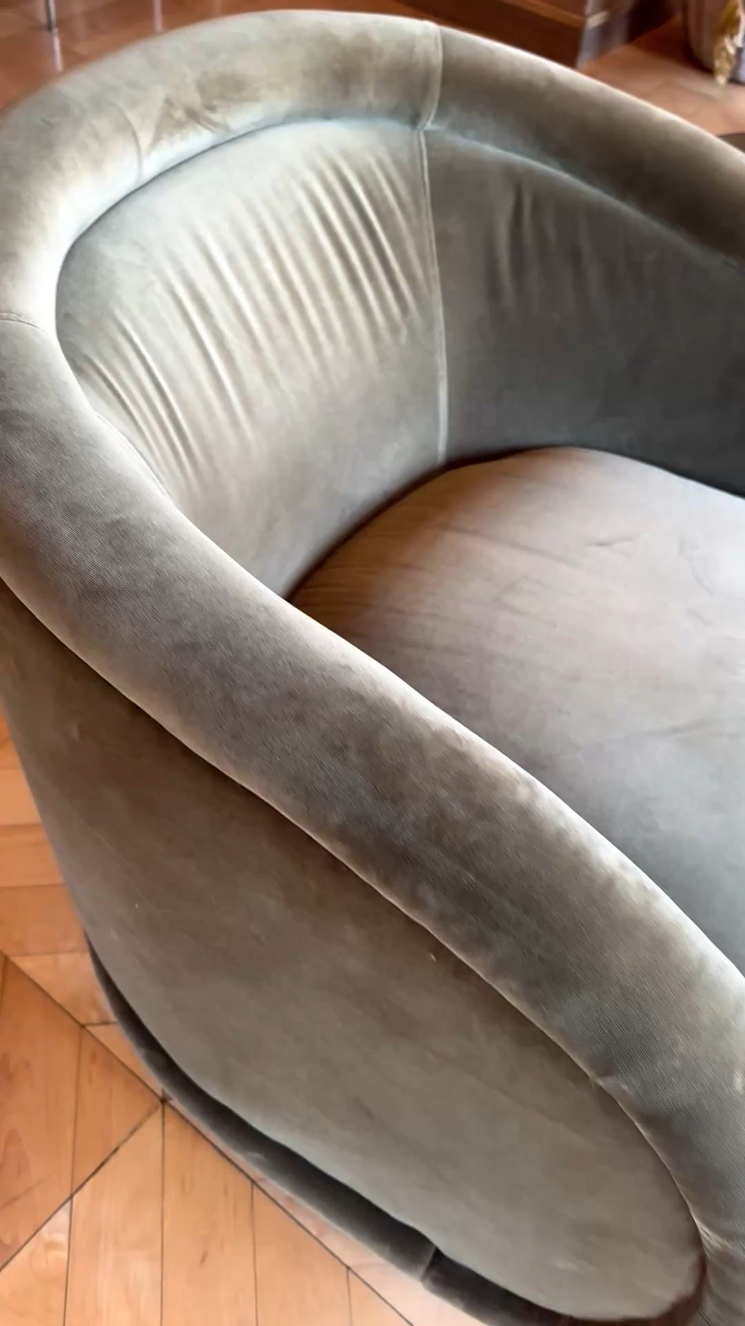 Afternoon lounge mode ✨ You don’t need a beautiful park to enjoy a beautiful pause. Sometimes all it takes is an inviting pair of moss-gray lounge chairs, soft blooms, and a beautifully designed corner to slow down for a moment. Check out our hand-picked lounge chairs and home favorites—Memorial Day Sale is on.

#loungechair #accentchair #hotelstyle #interiorinspo #midcenturymodern #cozychic #homedecor #memorialdaysale #ltkhome #interiordesign #livingroomstyle

#LTKdayinmylife #LTKHome #LTKSaleAlert