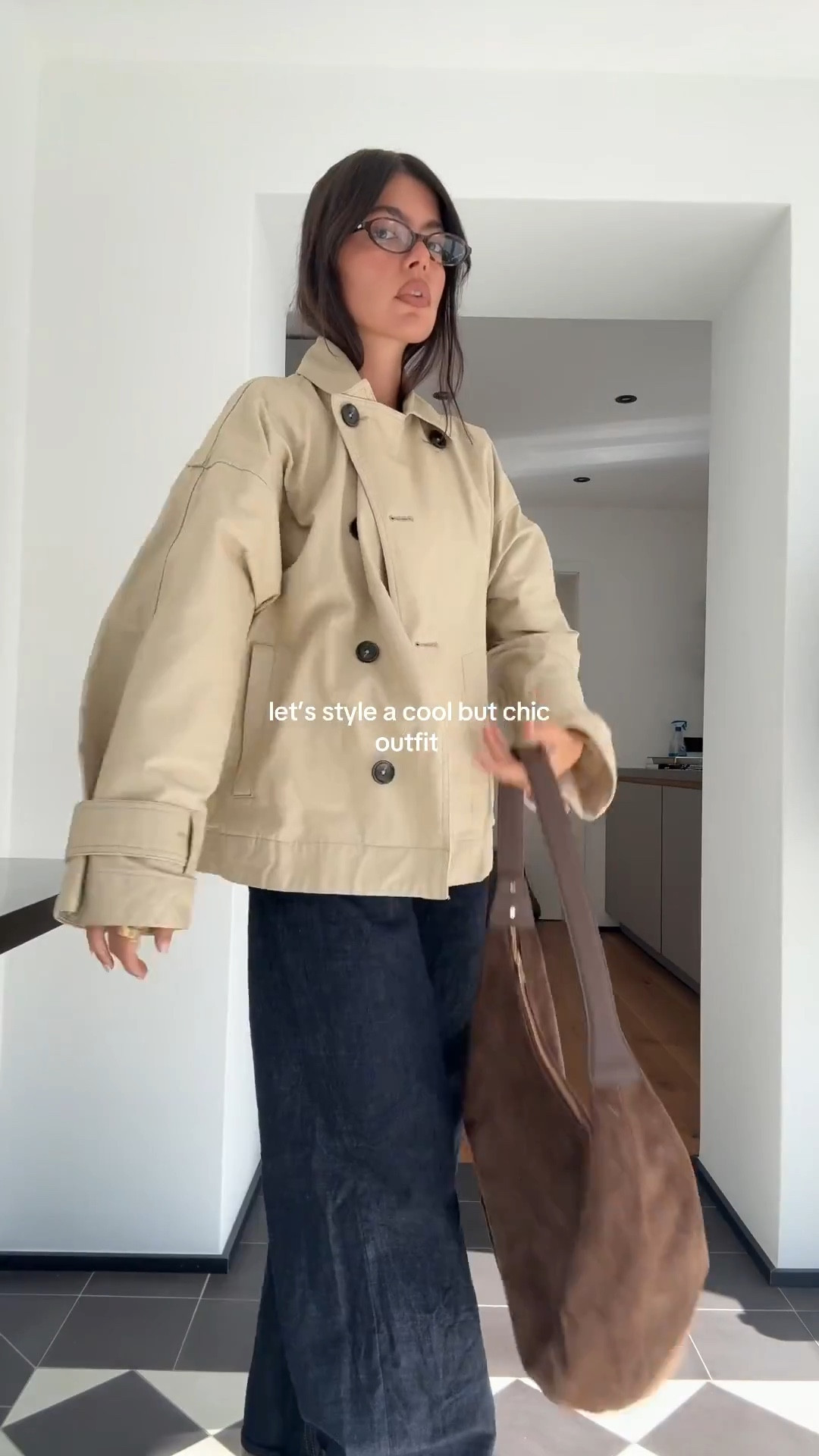 Short Trench Outfit Inspo #falloutfit #trench #shorttrench #croppedttenchcoat #rinsedenim #boatshoes #timberland #miumiuglass #brownsuede #casualchic

#LTKFashionMonth #LTKautumn #LTKstyletip
