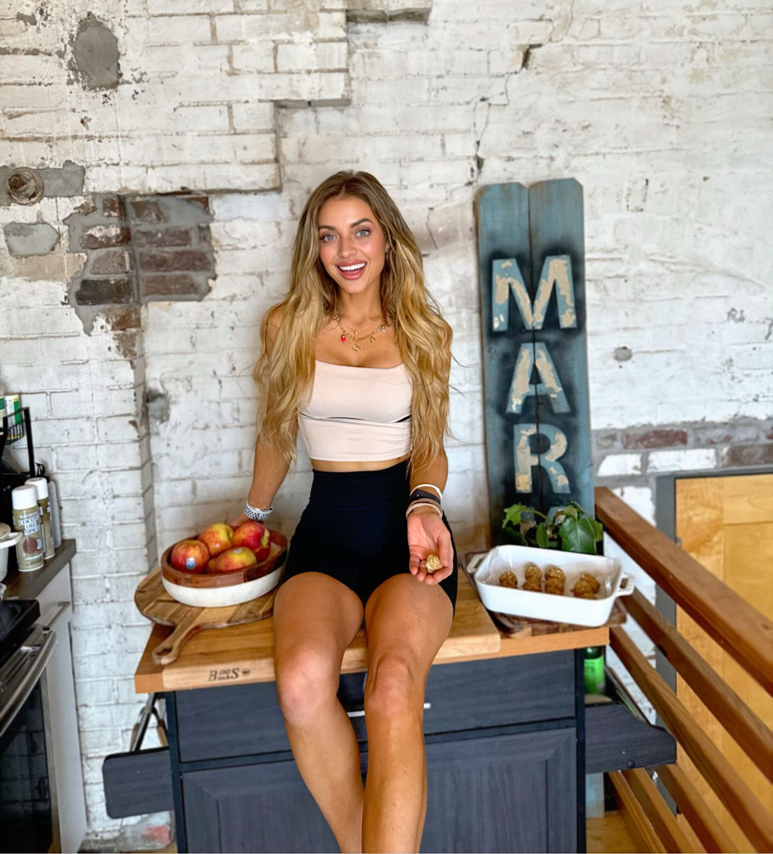 A cute Alo yoga dupe and the best rolling kitchen island 

#LTKActive #LTKHome #LTKFitness