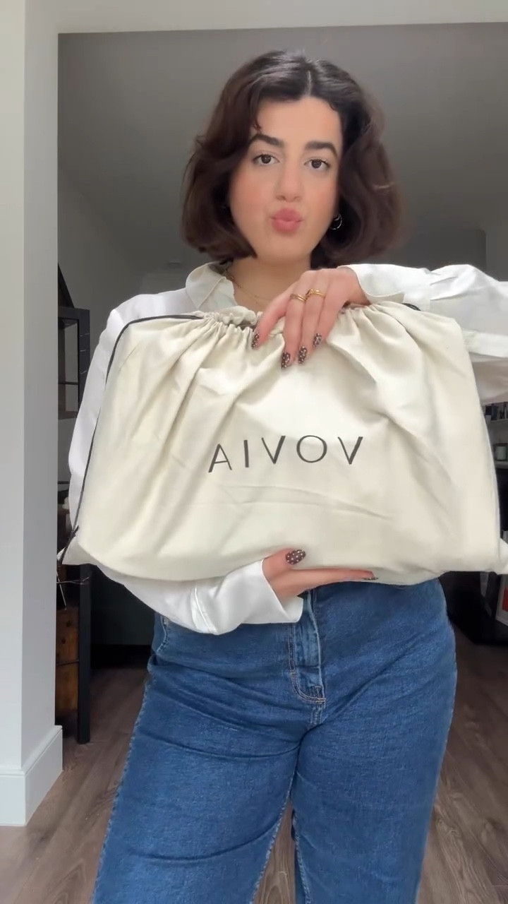 bag unboxing with @voviabags 🤎

#workbag #vovia #unboxing #unboxingreel #stylingreels

#LTKeurope #LTKspring #LTKunboxing