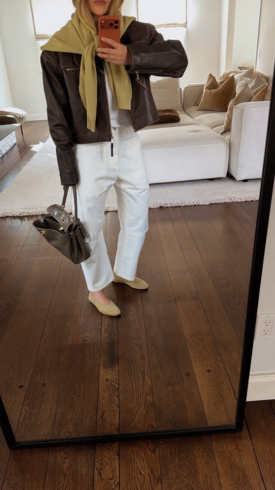 OOTD 

Jeans size 2 (run big) - linked a couple similar for less options too 
Jacket Xs 
Flats tts 
White Tee Xs 
