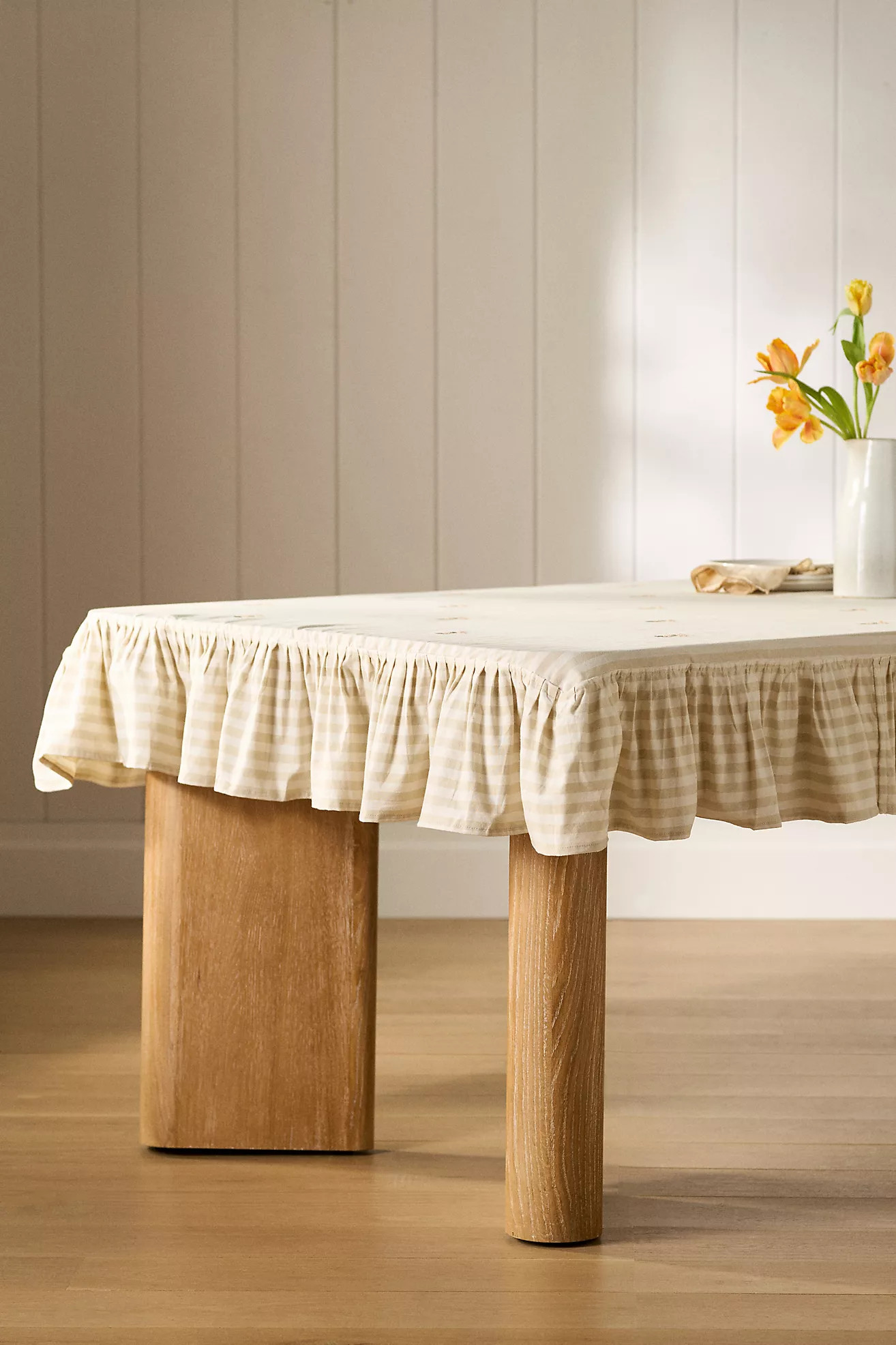 Galley & Fen Frances Ruffled Tablecloth | Anthropologie (US)