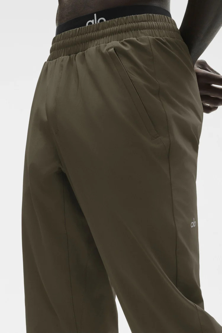 Repetition Jogger - Olive Tree | Alo Yoga (US)