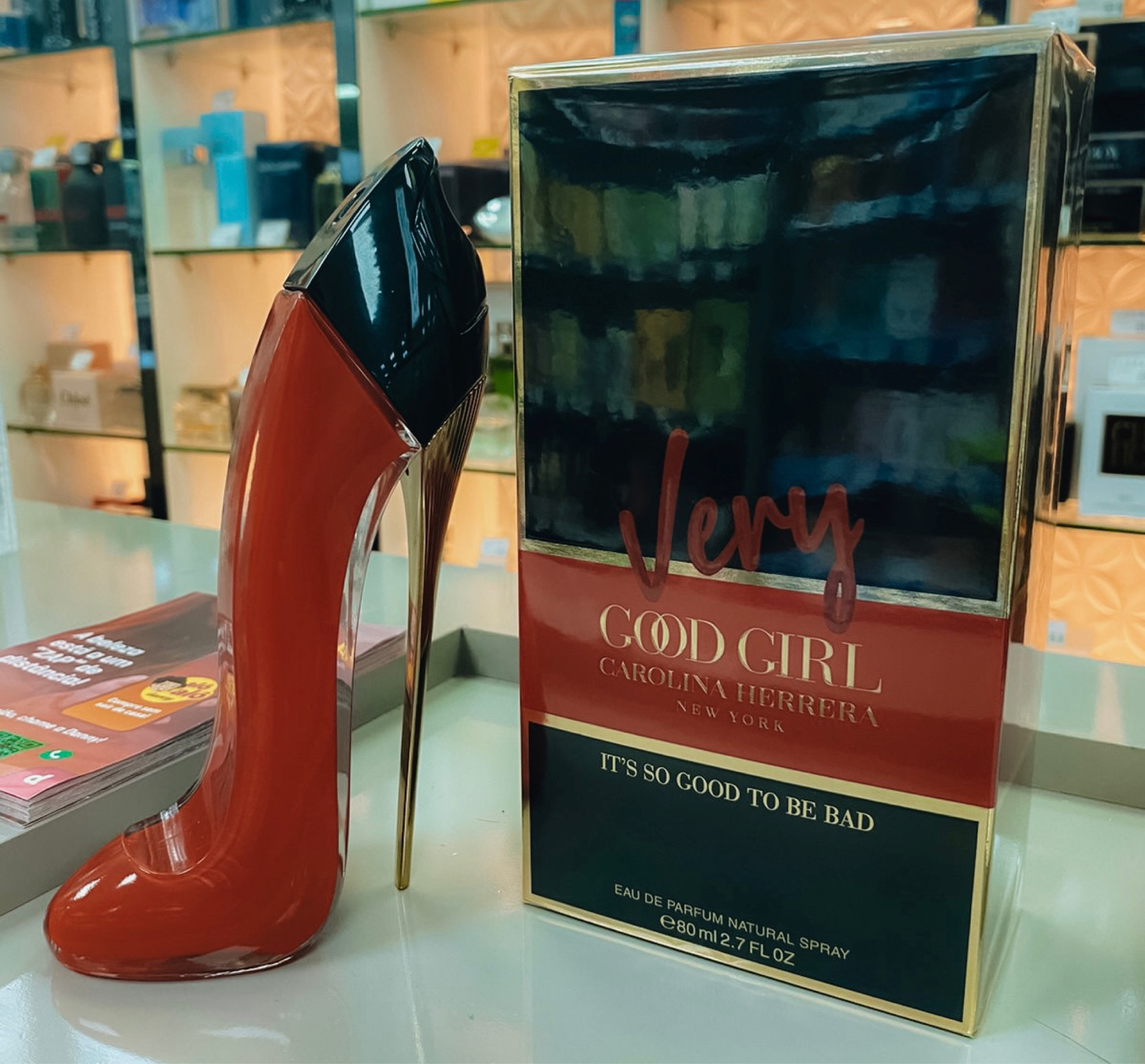Divertida, fantástica e destemida, Very Good Girl EDPGood Girl, esse perfume possui notas sedutoras e atraentes. Uma evolução à visão de Carolina Herrera sobre a dualidade da mulher moderna, este Eau de Parfum surpreendente e sofisticado nos mostra que a natureza multifacetada da feminilidade contemporânea é onde se encontra a real beleza de ser mulher.  😍 Use e abuse dessa fragrância incrível 😍

#LTKbeauty