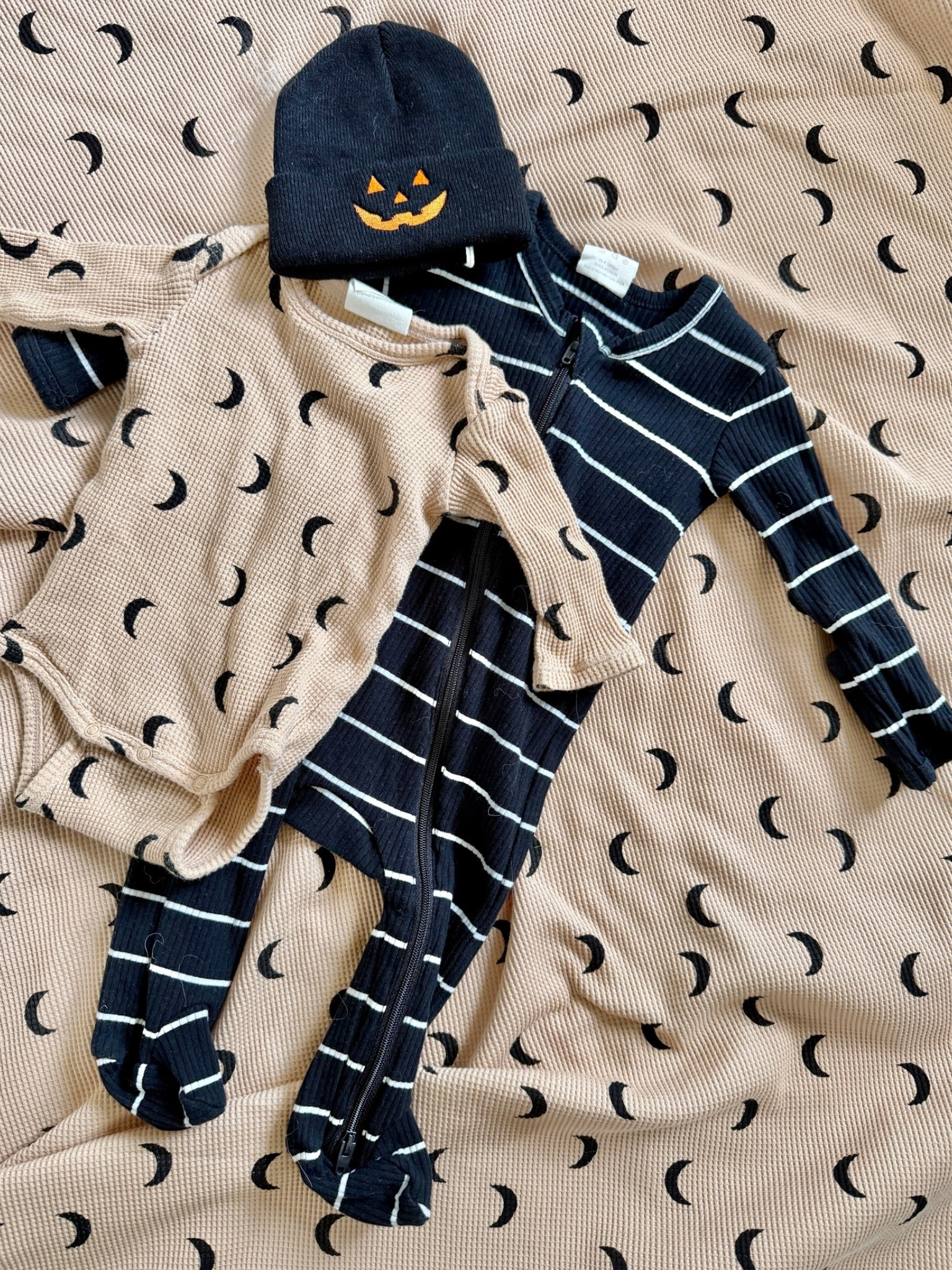 Subtle baby Halloween outfits

#LTKBaby #LTKBump #LTKSeasonal