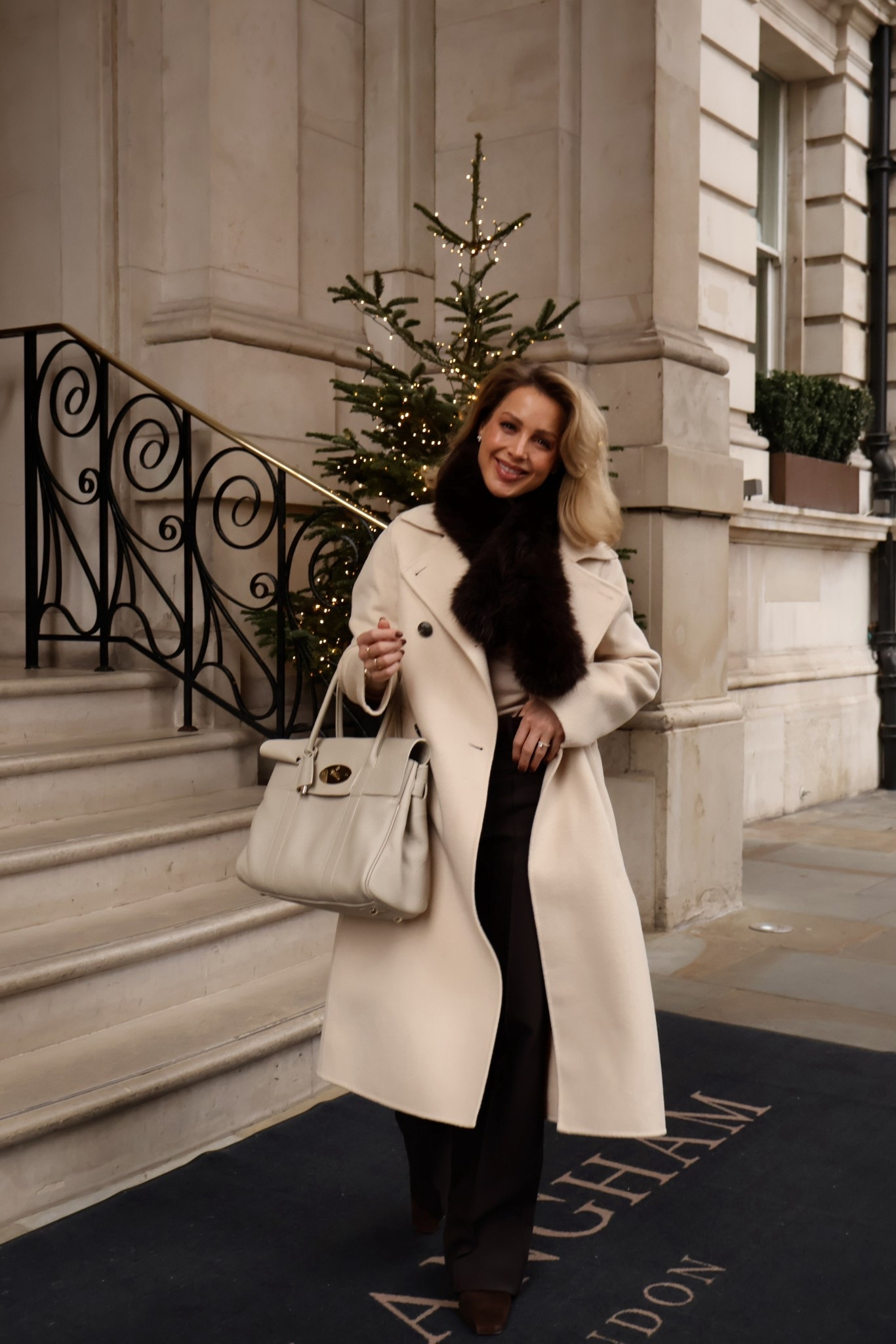 New beautiful coat with scarf attached too! 

#LTKfestive #LTKstyletip