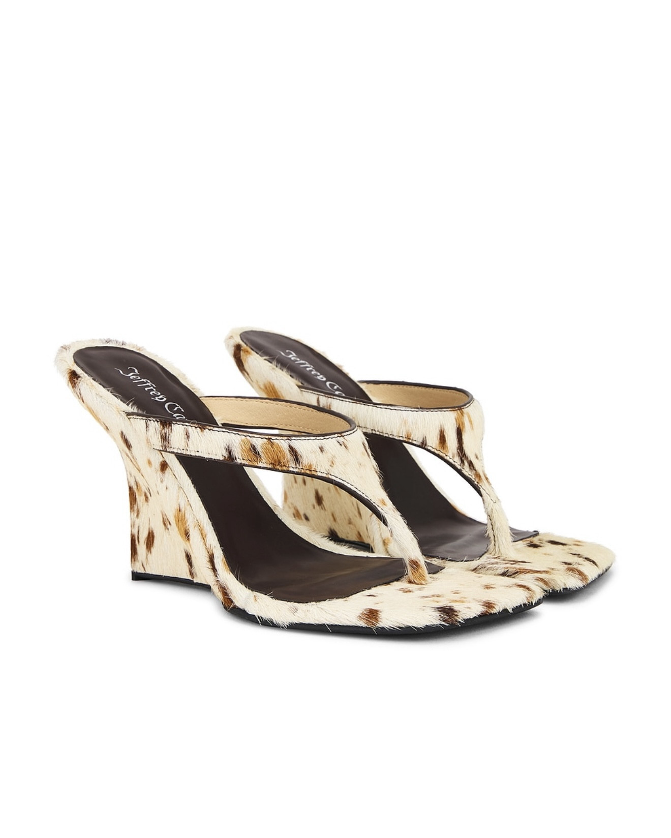 I’m in love! Wedge heel sandal, but make it trendy 

#LTKShoeCrush