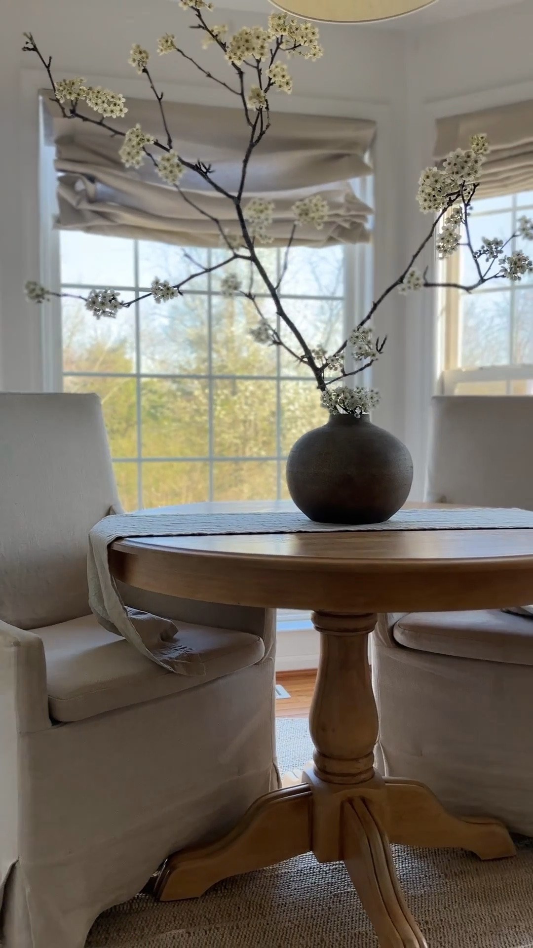 Neutral modern kitchen styled with minimal decor 🤍