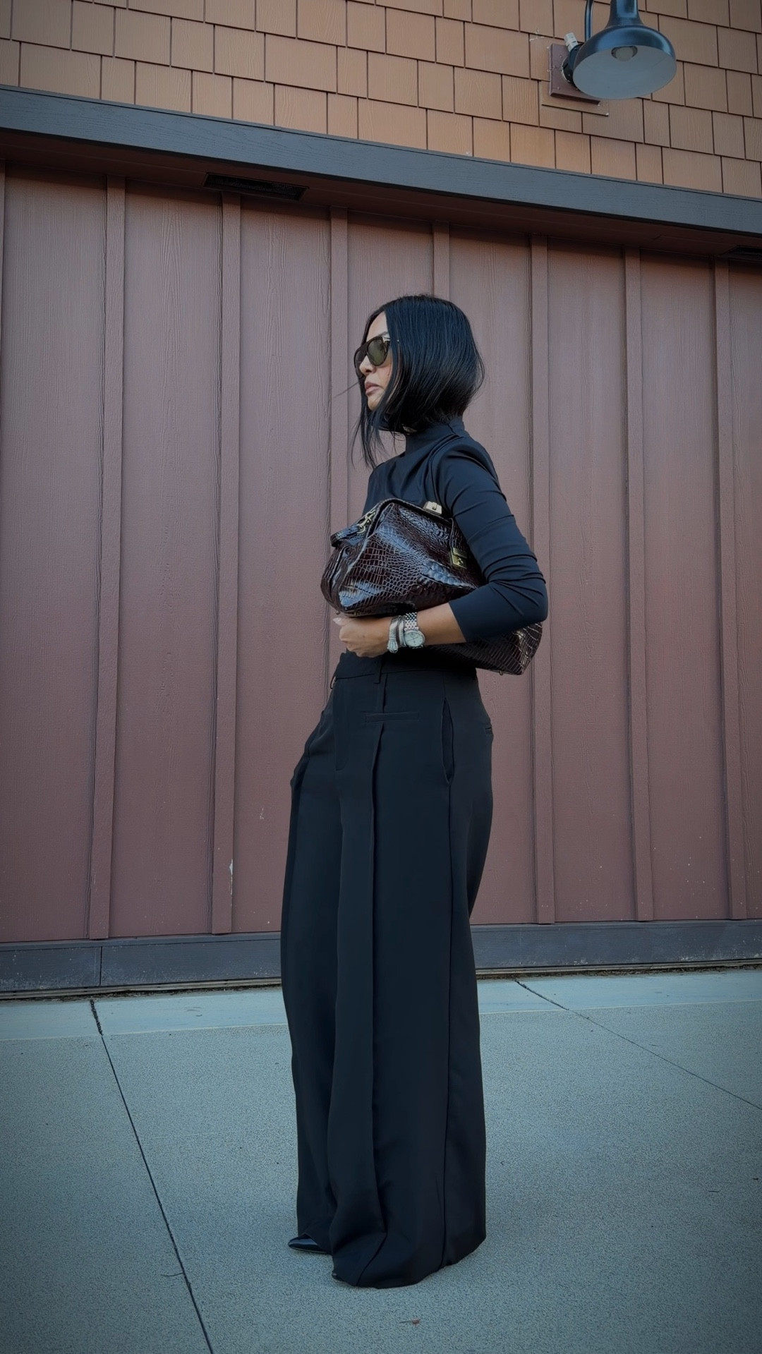 My top is from ZARA (sold out unfortunately). Handbag is vintage. Linking the exact same pants. I sized up one for a more relaxed fit! I’m 5’7 and wearing size 8.

#LTKmomlife #LTKOver40 #LTKTall