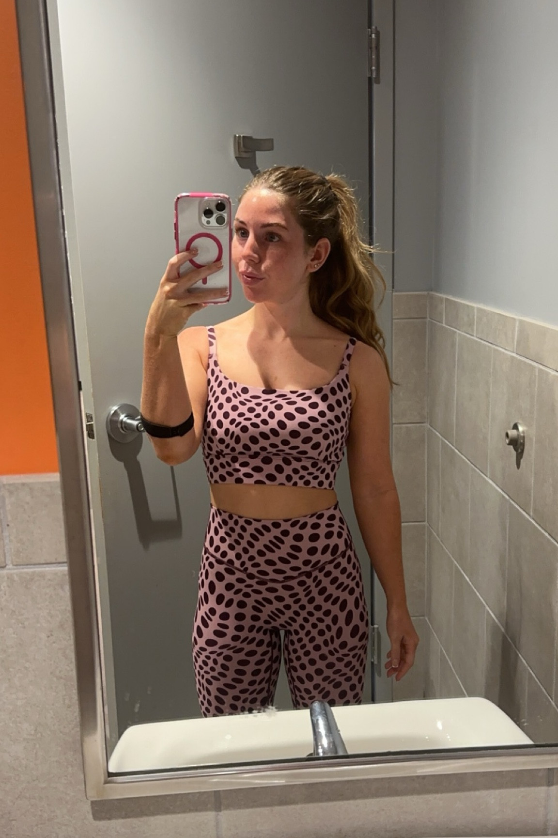 Love this set! This brand is such great quality. This set is sold out but I’ve linked similar ones! 
Wearing XS

#LTKfitness #LTKActive #LTKfindsunder100