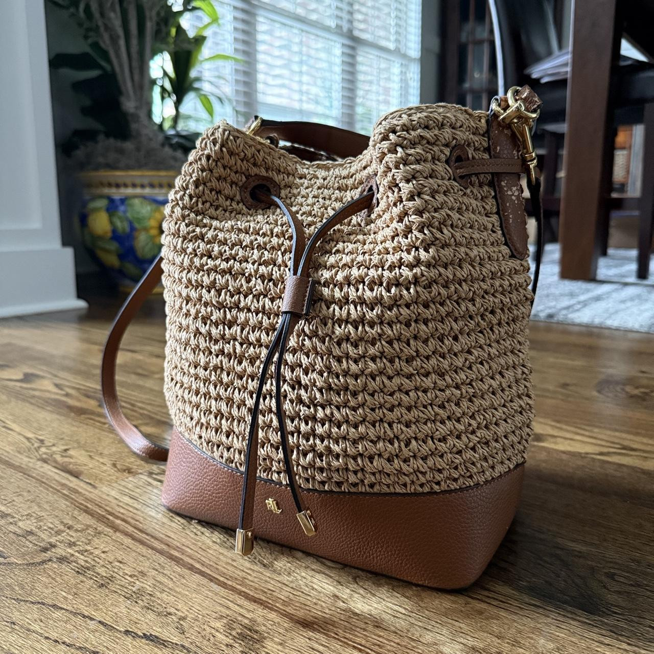 \ud83e\udd0e Lauren Ralph Lauren Debby Straw Bucket Bag

The... | Depop | Depop US