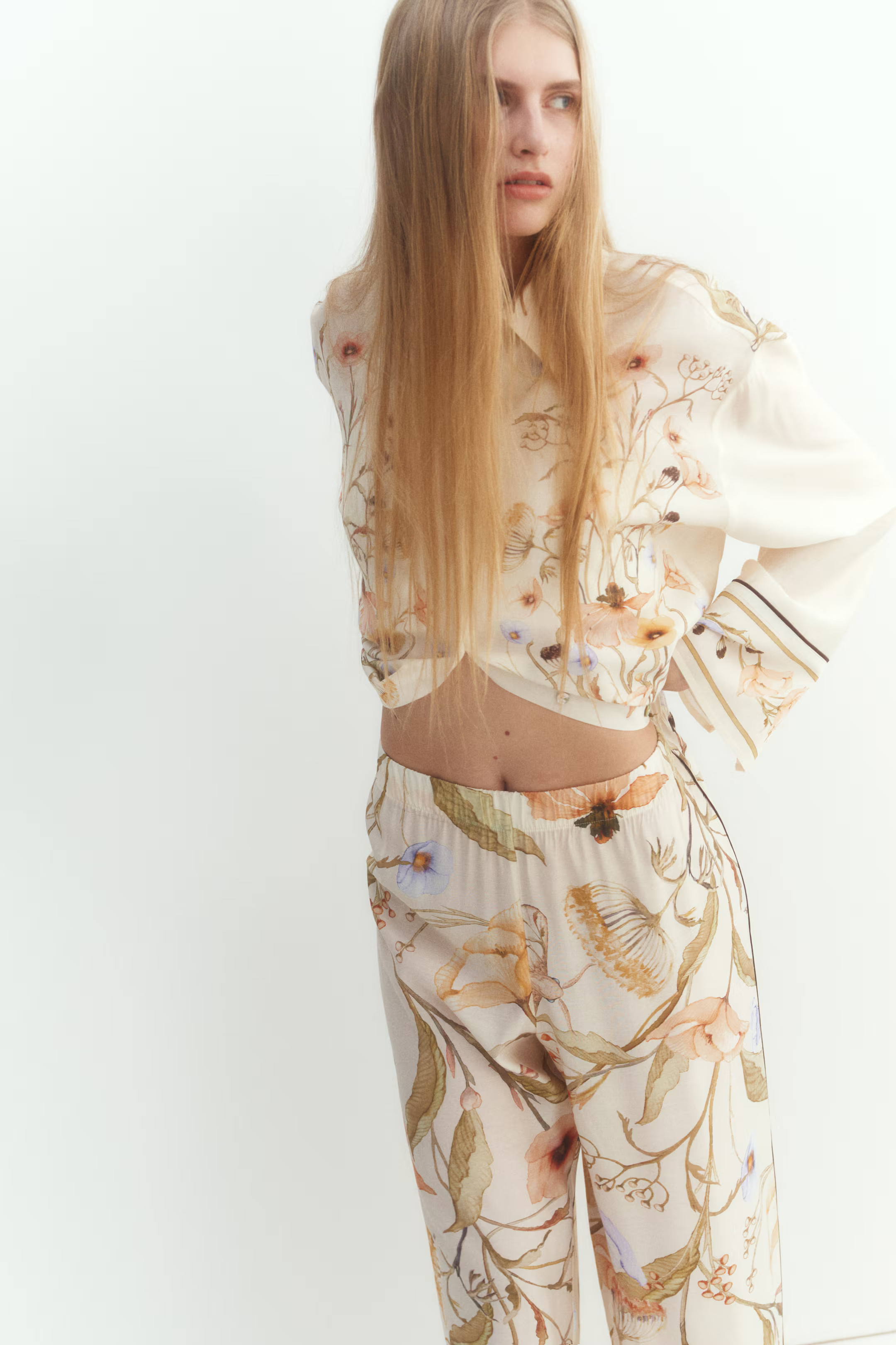 Piping-detail trousers | H&M (UK, MY, IN, SG, PH, TW, HK)