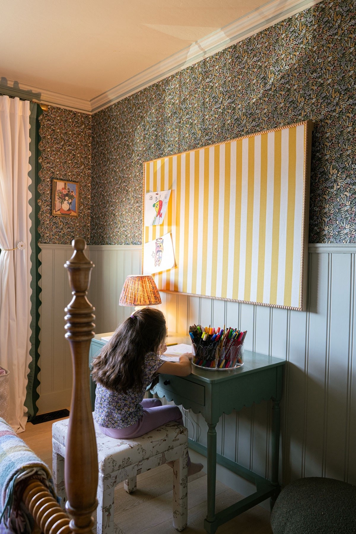 Eleanor’s new desk area ❤️

#LTKHome #LTKmomlife #LTKKids