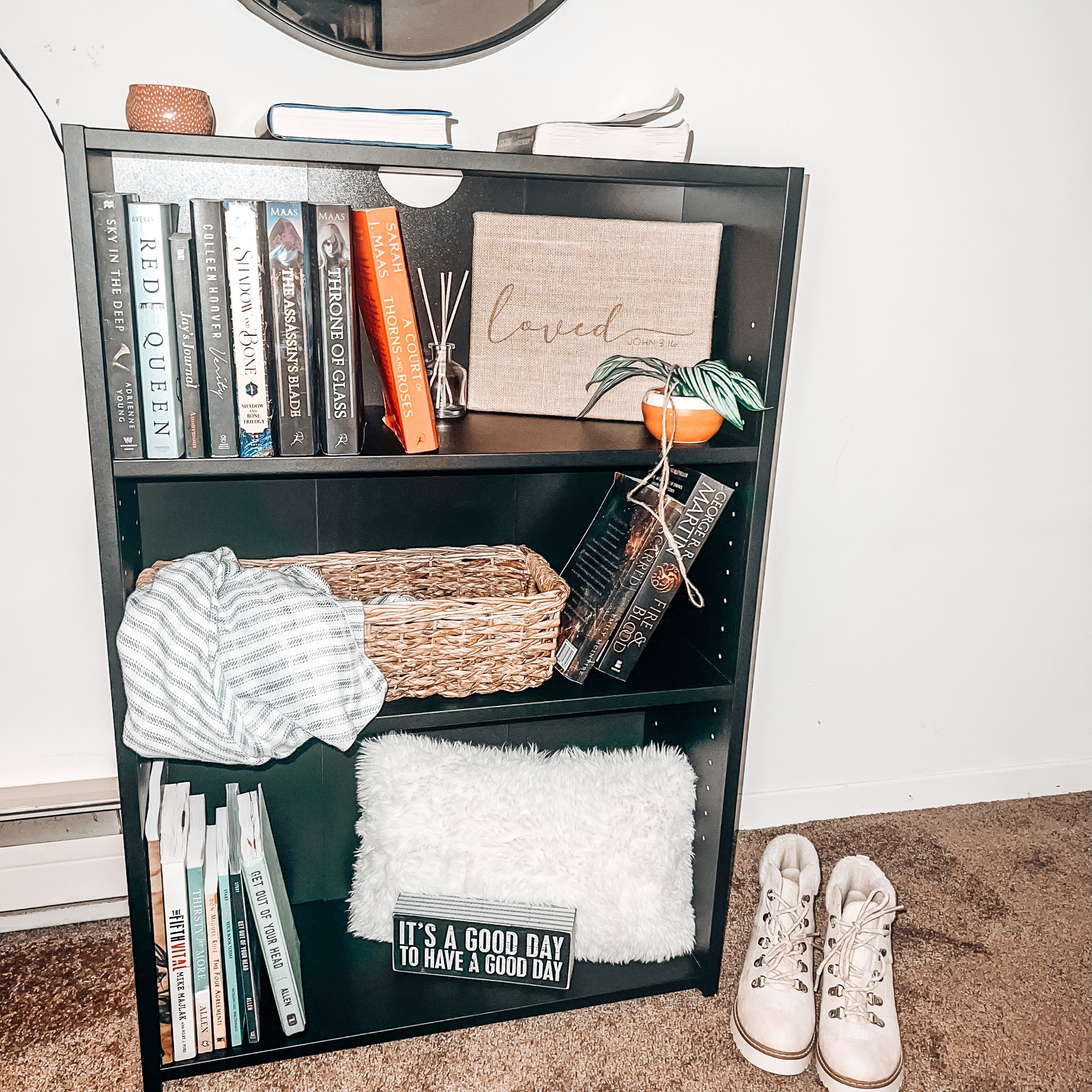 𝚂𝙲𝙾𝚁𝙴𝙴𝙴𝙴𝙴𝙴𝙴𝙴𝙴𝙴𝙴𝙴 ✨ 
Snagged this 3 shelf bookcase at Target for only $25.00! 
•
These bookcases come in Espresso Brown, Finished Black, or White. They have the same there colors for the 5 shelf bookcase as well! 🙌🏻
•
I am going back to grab the 5 shelf bookcase for only $37.00 this coming week 😍 I also have soooo many ideas for the 5 shelf bookcase I’m so excited! 

#LTKhome #LTKsalealert #LTKFind