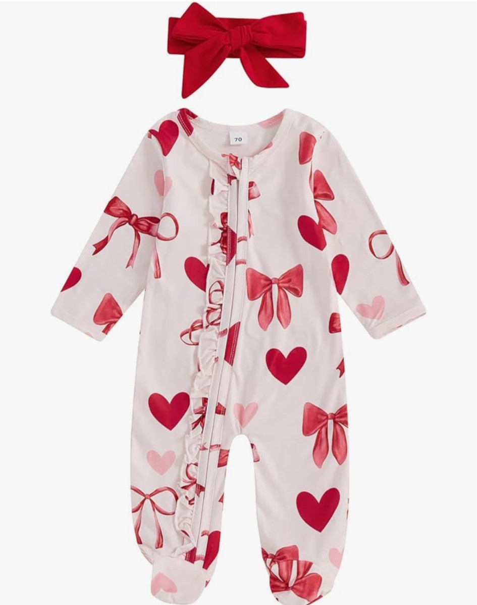 Valentine’s Day footed pajamas 

Amazon | Amazon find | Valentine’s Day | Baby | hearts | pink and red pajamas | baby gift 

#LTKGiftGuide #LTKBaby #LTKKids