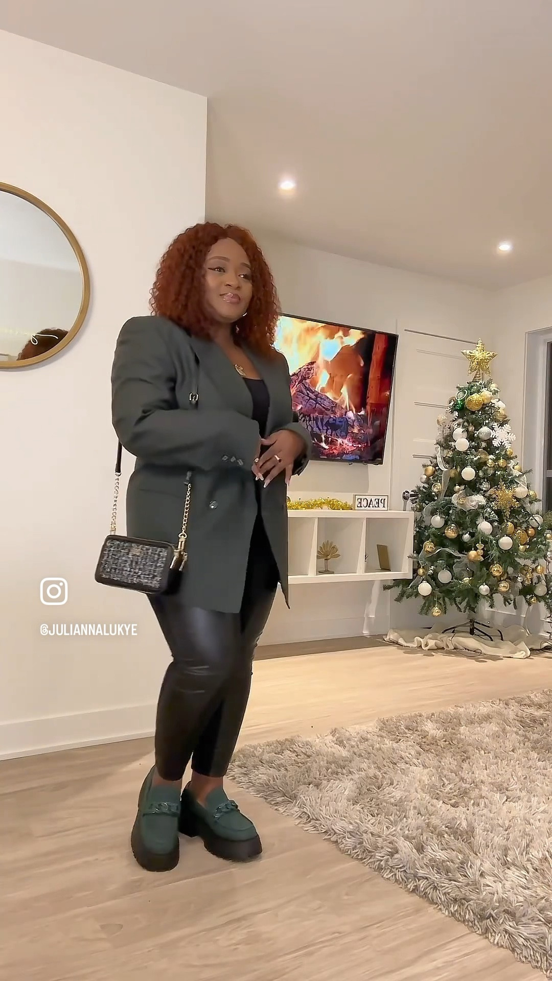 My go to casual chic outfit, effortless beauty. Love the oversized blazer effect 💚 

#LTKfindsunder50 #LTKstyletip #LTKVideo