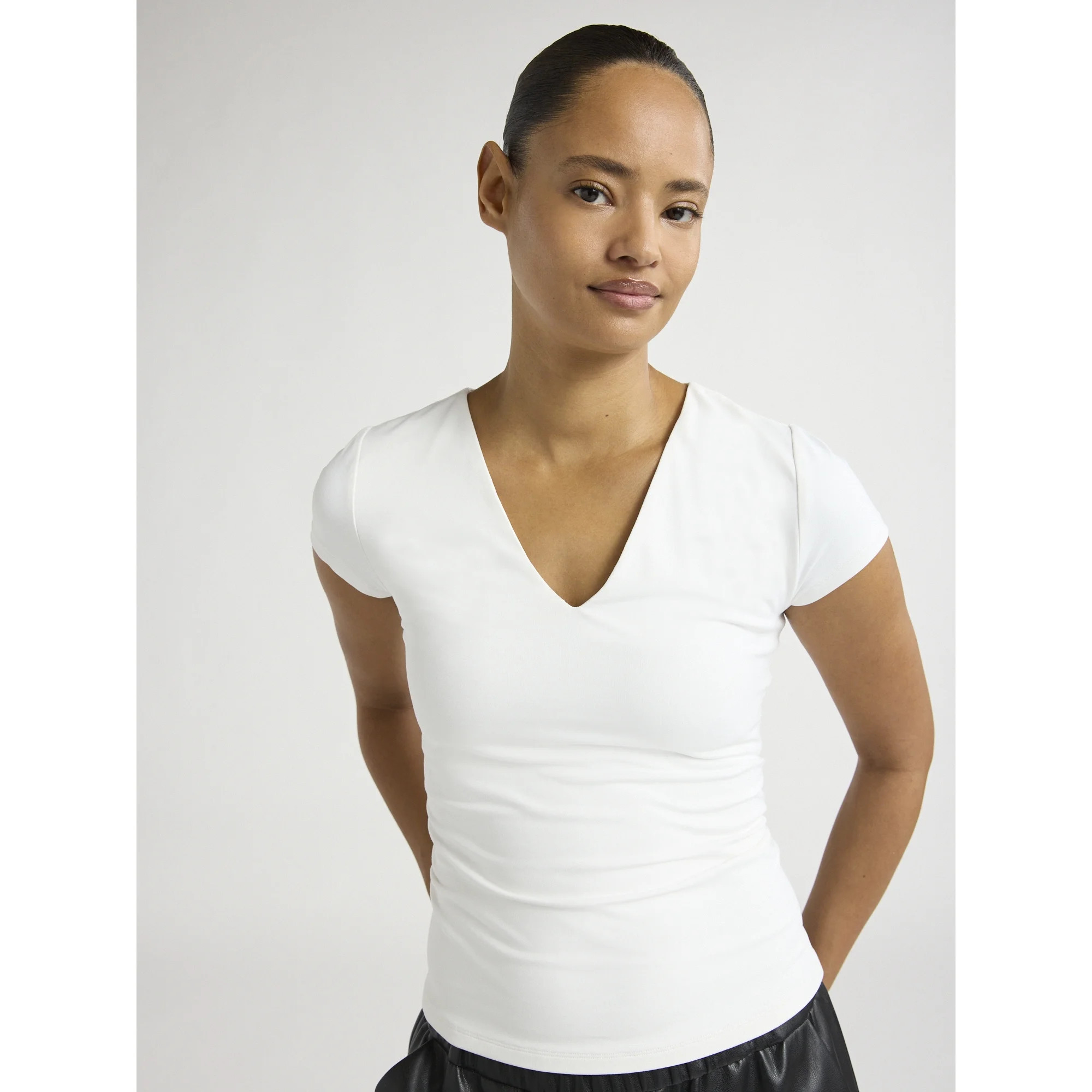 Scoop Women's Ultimate Refined Contour V-Neck Tee, Sizes XS-XXL | Walmart (US)