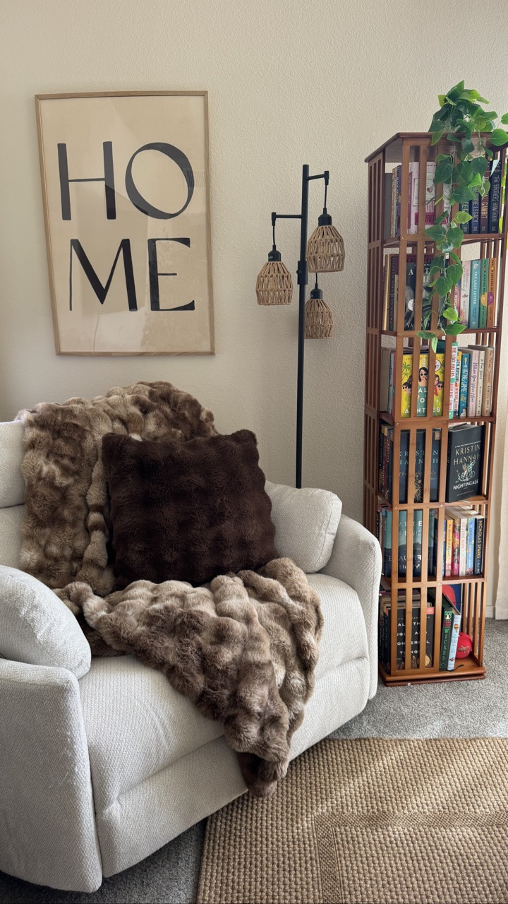 I’ll never stop talking about this bookshelf

Comment “books” for the link 

 #amazonfinds #homefinds #homedecor #home