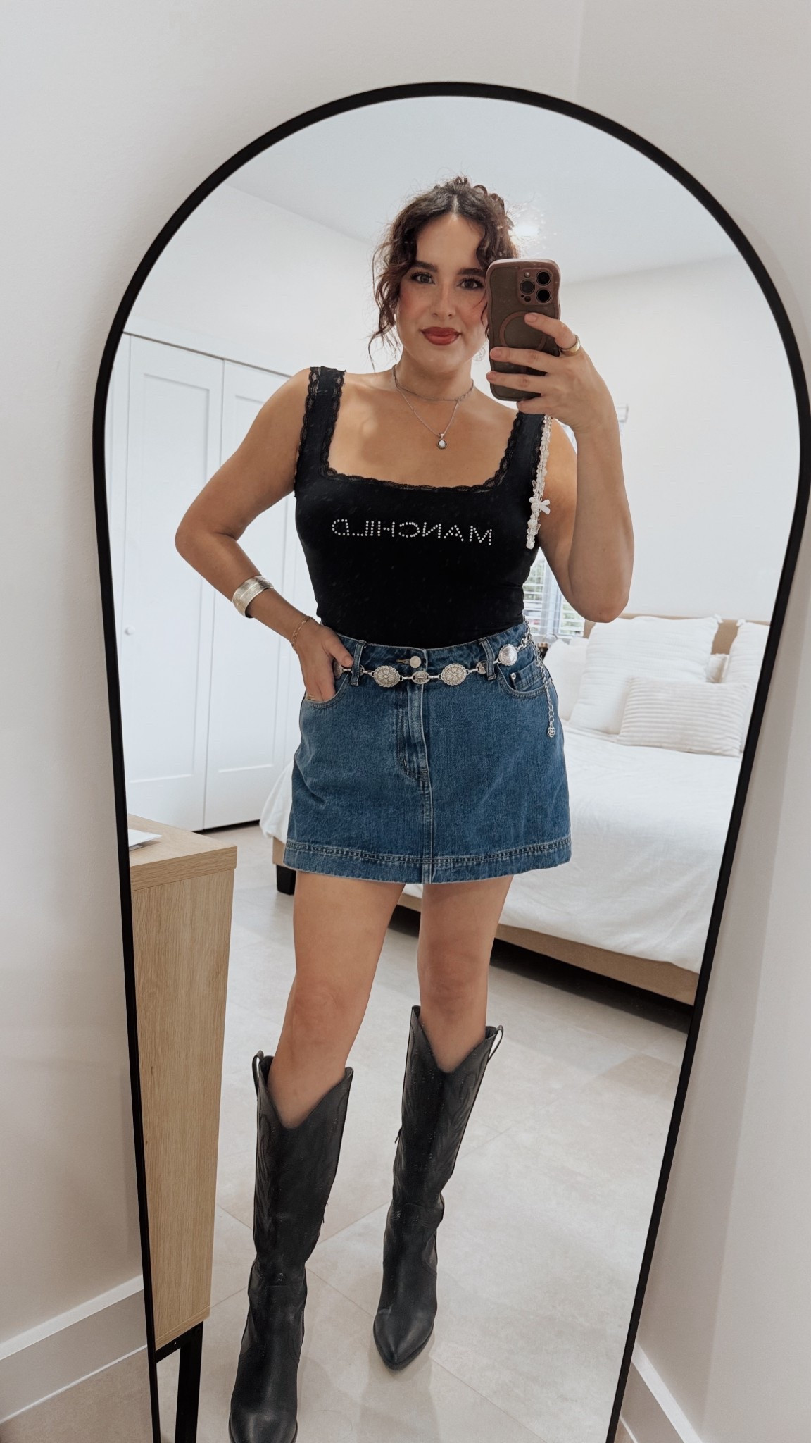 Country Concert Outfit #MorganWallenMiami #OOTN #CountryConcertFit #MidsizeStyle 
#MidsizeOOTD #MiamiNights #WallenInThe305 #HotMomEra 
#ConcertStyle #ApronBellyStyle #PostGLP1Style

#LTKMidsize