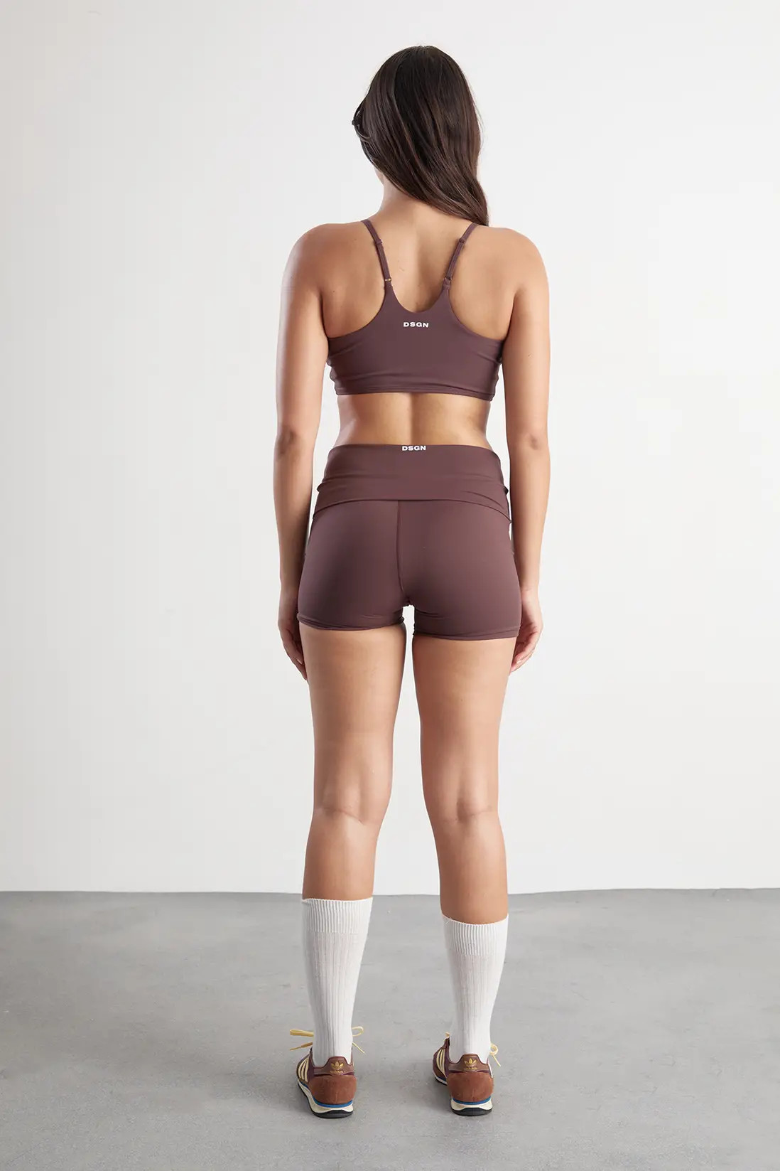 DSGN Studio Sculpt Side Stripe Sports Bra | PrettyLittleThing UK
