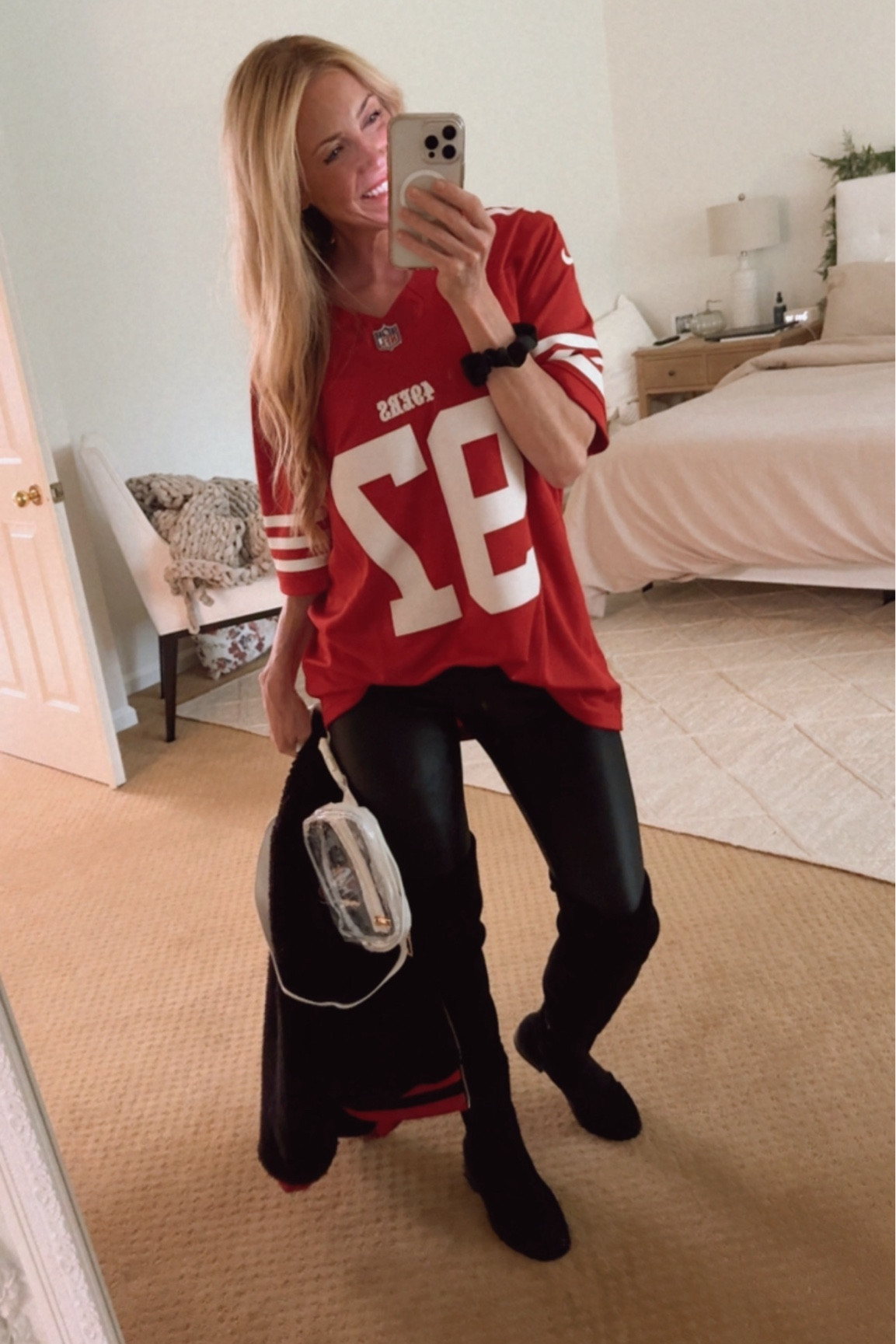 Go Niners! Beat the cowboys! ♥️💛