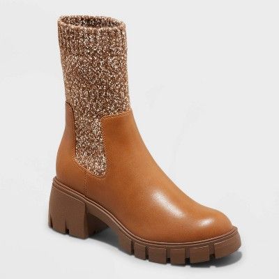 Women&#39;s Keeley Chelsea Boots - Universal Thread&#8482; Cognac 6.5 | Target