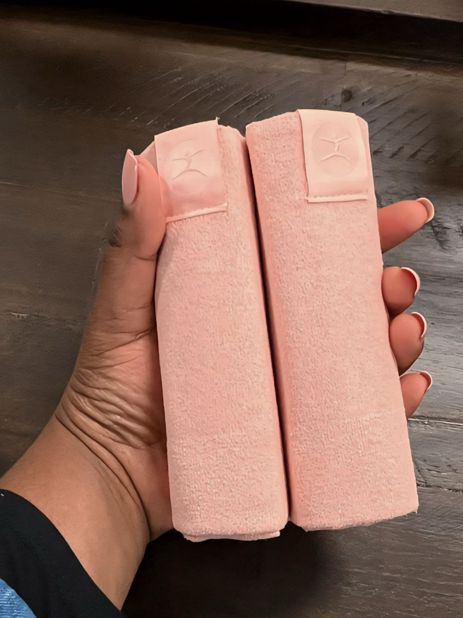 I absolutely love using microfiber towels for my workouts, regular towels are just too rough. These are my favorite microfiber towels, I have linked below similar ones that I would recommend. Let’s keep this face nice and tight.

#LTKfitness #LTKmidsize #LTKActive